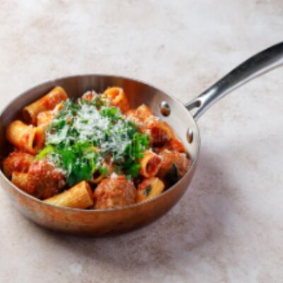 Ригатони Аматриачана с Польпетте в Osteria Mario по цене 910 ₽