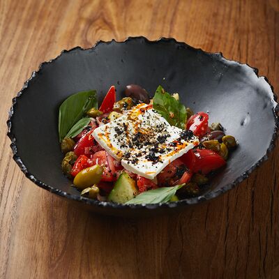 Греческий салат в Dacha по цене 580 ₽