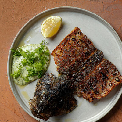 Сибас, кервель, соус тартар в Maya по цене 2390 ₽