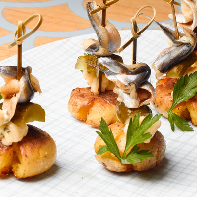 Балтийская килька и хрустящие гренки в Черетто море по цене 770 ₽