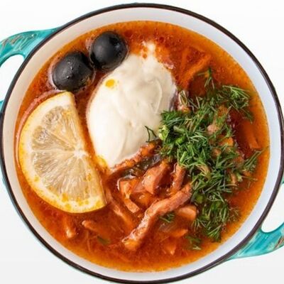Солянка мясная в Синнабон по цене 265 ₽