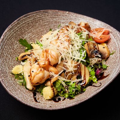 Салат с креветками и руколой в Ricco Celentano по цене 685 ₽