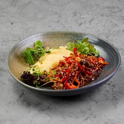 Говядина по-тайски с овощами и пюре из картофеля в Terra по цене 31 р.