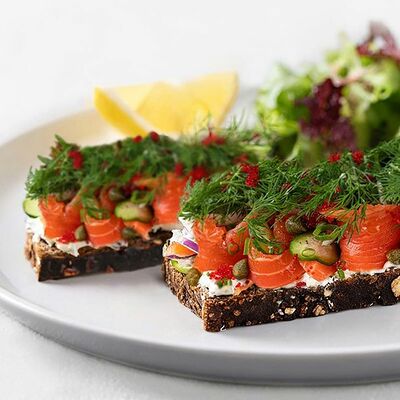 Шведский тост с лососем Xl в Кофемания по цене 2500 ₽