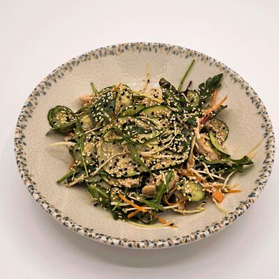 Азиатский салат с цыпленком в I’m Thankful for Today по цене 500 ₽