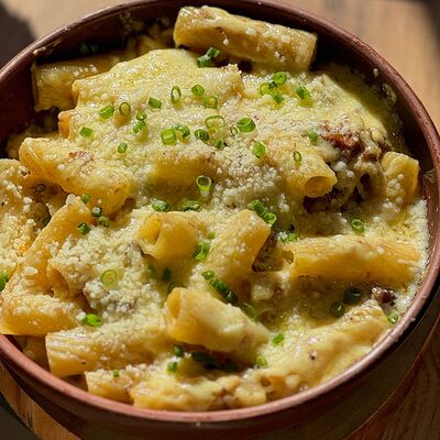 Паста Тортильони, говяжьи щечки, устричный соус в Chinch по цене 1350 ₽