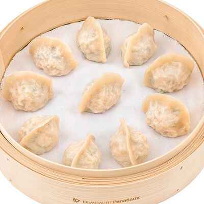 Дамплинги с курицей и зеленым лукомв Дамплинг Репаблик по цене 540 ₽