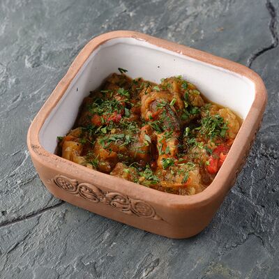 Теплый салат по-армянски в ТОПОР по цене 540 ₽