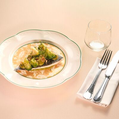 Филе дорадо с брокколив Моне по цене 1030 ₽