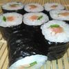 Классический ролл с лососем и луком в Sushi Maki по цене 199