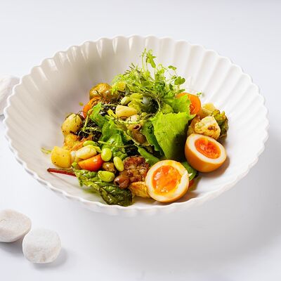 Салат с морепродуктами в Филадельфия по цене 835 ₽