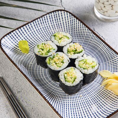 Ролл огурец в Эбби Noodles & Sushi Bar по цене 200