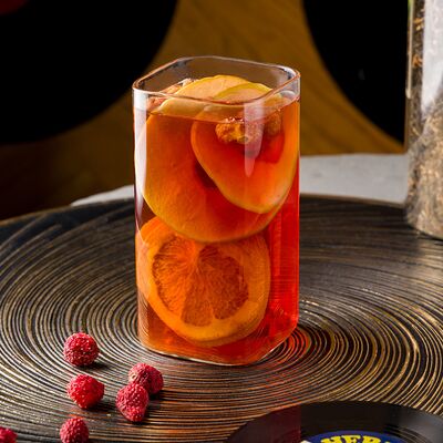 Черный чай Осенний сад в BEATS BREW по цене 880 ₽