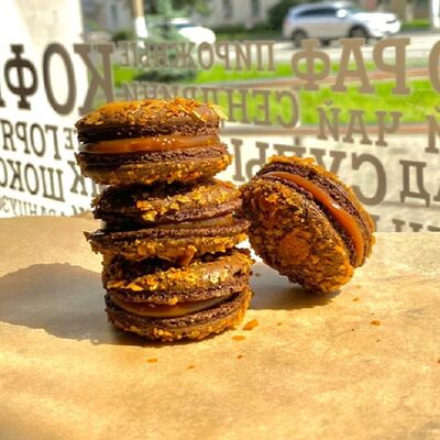 Макарон Соленая карамель в Блеск по цене 75