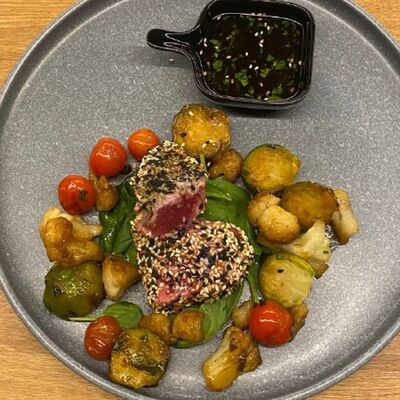 Стейк из тунца в кунжутной корочке в Дом для Дома по цене 720 ₽