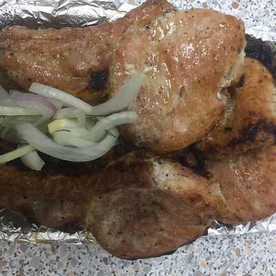 Шашлык из cвинoй корейки в Мангал тандыр по цене 600 ₽