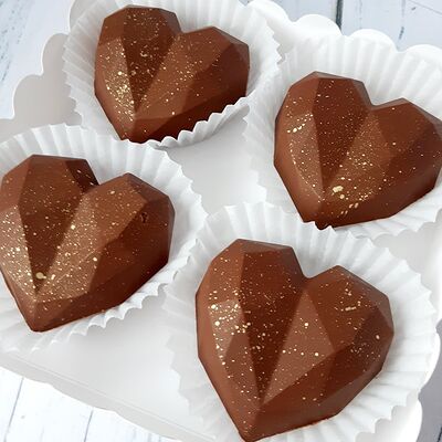 Шоколадное пирожное Картошка в форме сердца макси в Премиум торт по цене 1100 ₽