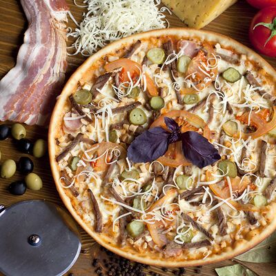 Пицца Императорская 30 см в Лесная поляна по цене 1120 ₽