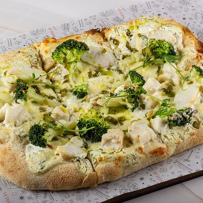 Римская пицца Треска и брокколи в Solo Street Food по цене 699 ₽