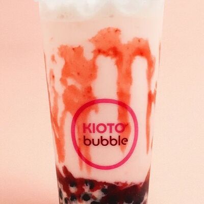 Клубничный милк-шейк в Kiotobubble по цене 500 ₽