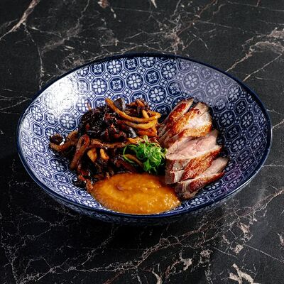 Утка с грибами и луковым соусом в Gills по цене 990 ₽