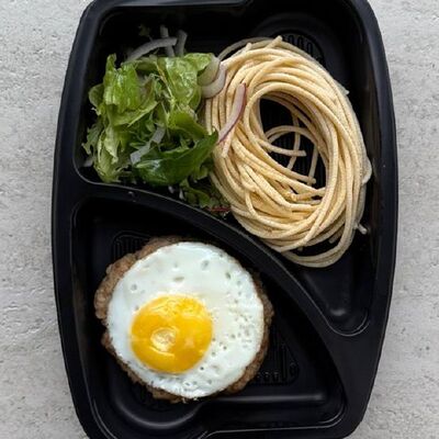 Бифштекс с яйцом и спагетти в Еду домой по цене 420 ₽