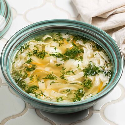 Суп Куриный с домашней лапшой в Maroon по цене 580 ₽