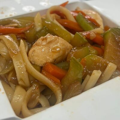 Фунчоза с курицей в Roll Street по цене 430 ₽