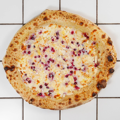 Брусника 29 см в Padre pizzeria bar по цене 680 ₽