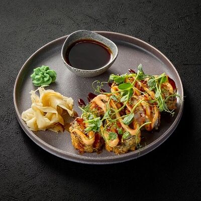 Темпура ролл с креветкой в Stories по цене 599 ₽