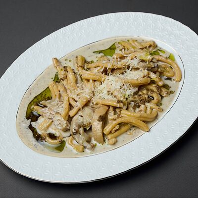 Казаречче с цыпленком в соусе Трюфельная горгонзола в Duran по цене 590 ₽
