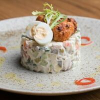 Оливье с цыплёнком гриль в Лари