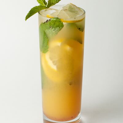 Лимонад Дабл элевен Medium в Surf Coffee X Val DIsere по цене 380 ₽