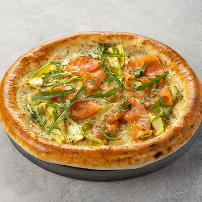 Пицца с лососем и цукини 22 см в Peperoni по цене 750 ₽
