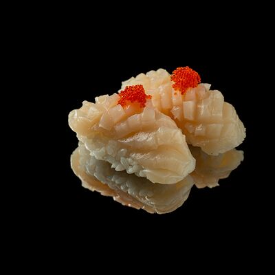 Суши с гребешком в Hamster по цене 990 ₽