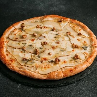 Пицца с грушей и горгонзолой в PANORAMA по цене 620 ₽