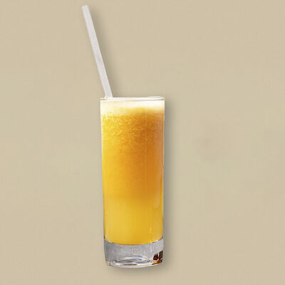 Свежевыжатый сок в Любим сытно по цене 395 ₽