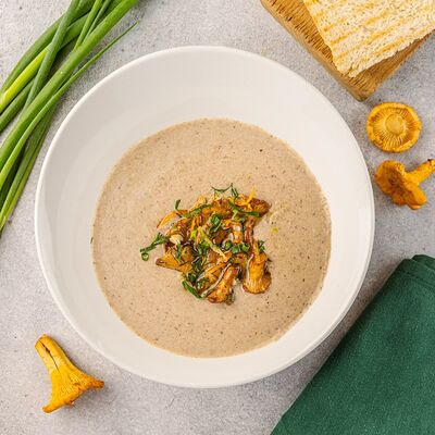 Крем-суп грибной с лисичками в АндерСон по цене 650 ₽