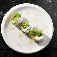 Сырники со шпинатом и моцареллой в Anooka