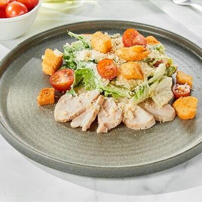 Цезарь с цыпленком в ЮГА по цене 450 ₽