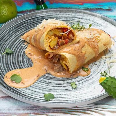 Энчеладос с говядиной в Burritos по цене 500 ₽