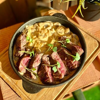 Мясник в грибах в The Bulki по цене 890 ₽