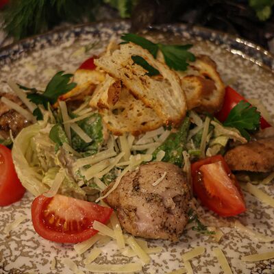 Салат Цезаридзе в Мзиани по цене 630 ₽