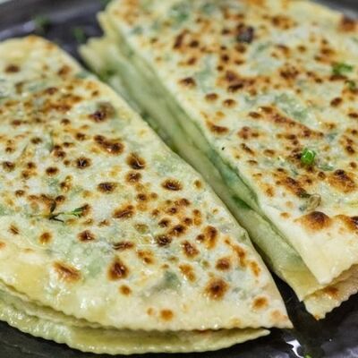 Кутаб с говядиной и зеленьюв Море Барабульки по цене 450 ₽