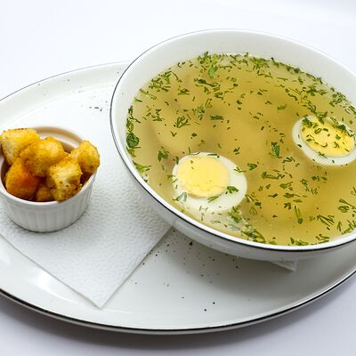 Бульон с курочкой и яйцом в Собрание по цене 415 ₽