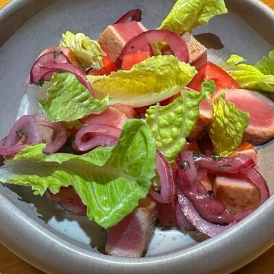 Салат с тунцом в Чайхана по цене 560 ₽