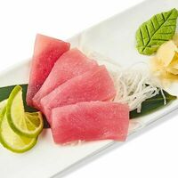 Сашими из тунца в Sushi & Poke
