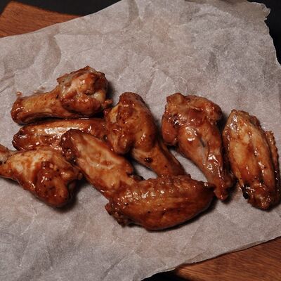 Крылышки в соусе BBQ в Рога Лося по цене 350 ₽