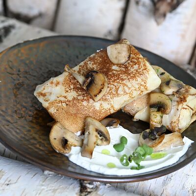 Блинчики с курицей, грибами и сметаной в ФедяДичь по цене 430 ₽