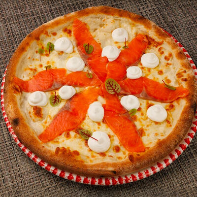 Пицца Филадельфия с лососем в YUMMY по цене 1380 ₽